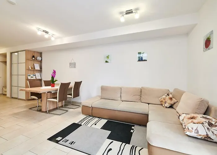 Leon Apartment